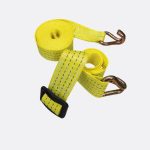 As cintas de ancoragem são um acessório indispensável para garantir a estabilidade e segurança no transporte ou fixação de depósitos de grandes dimensões. - Carril.pt