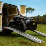 Rampas de alumínio de 226 cm, capacidade até 680 kg. Solução segura e prática para carga e descarga de equipamentos e maquinaria compacta. - Carril.pt